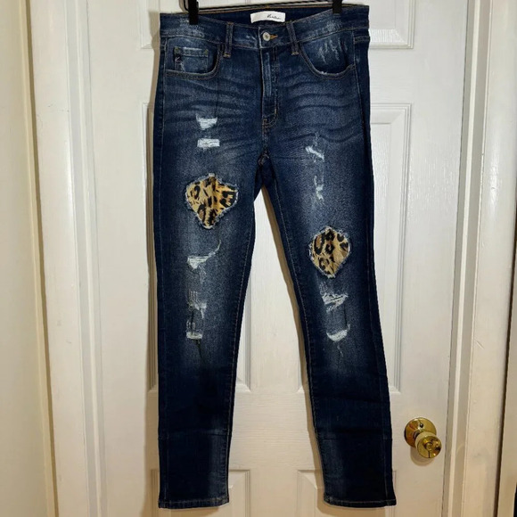 Kancan Vienna Mid-Rise Super Skinny Leopard Patch Jeans - Picture 2 of 15